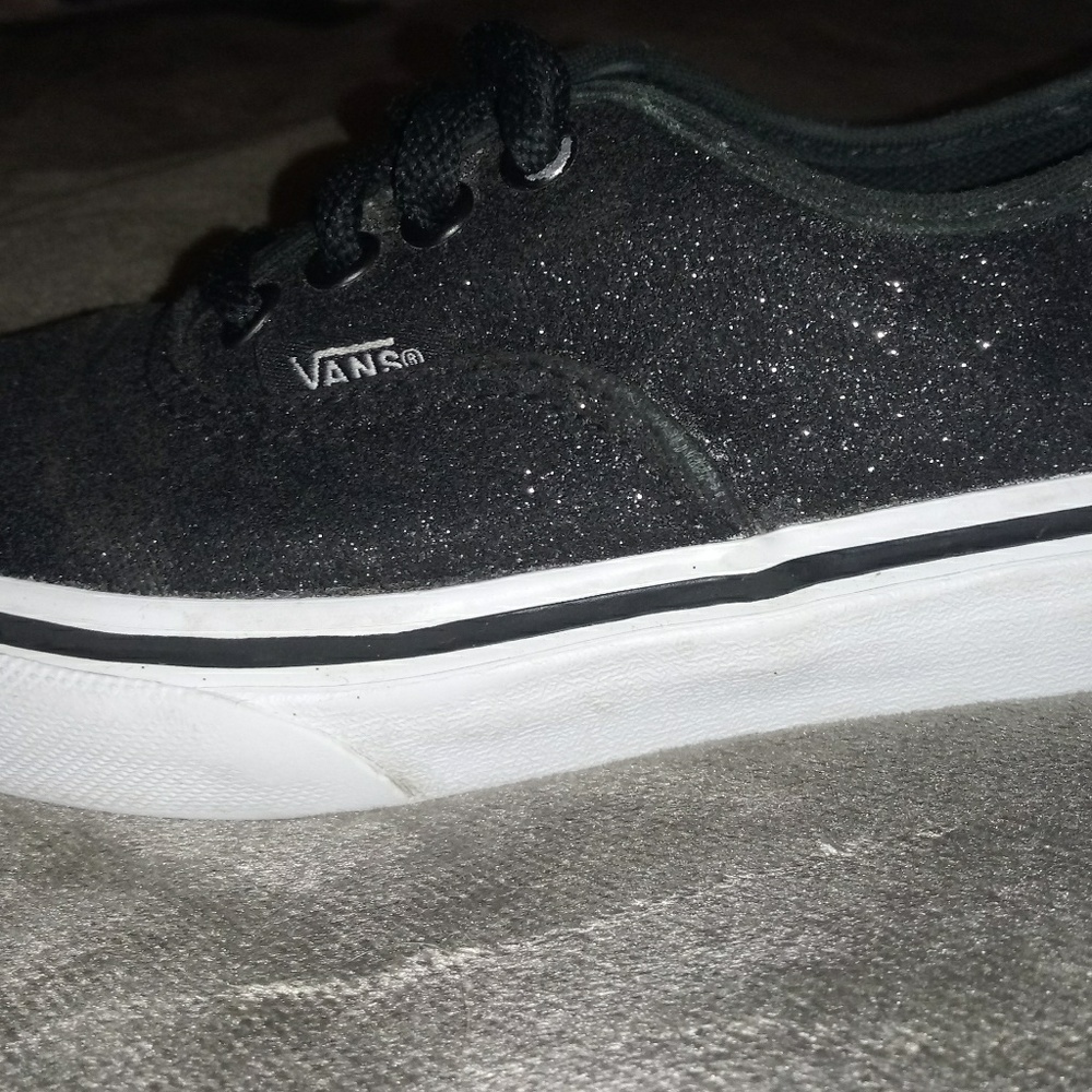 Vans - Picture 3 of 3